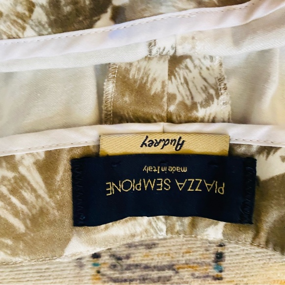 PIAZZA SEMPIONE Printed Audrey Capri Pants - Picture 6 of 8